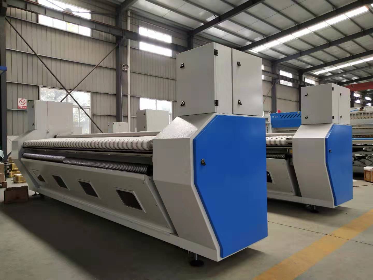 【厂家促销】床单送布机/展布机/布草梳理机 配套烫平机使用