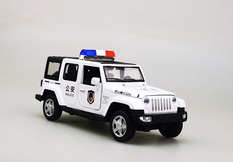 宝思仑1/32吉普警车回力声光越野车仿真金属车开门男孩玩具66052