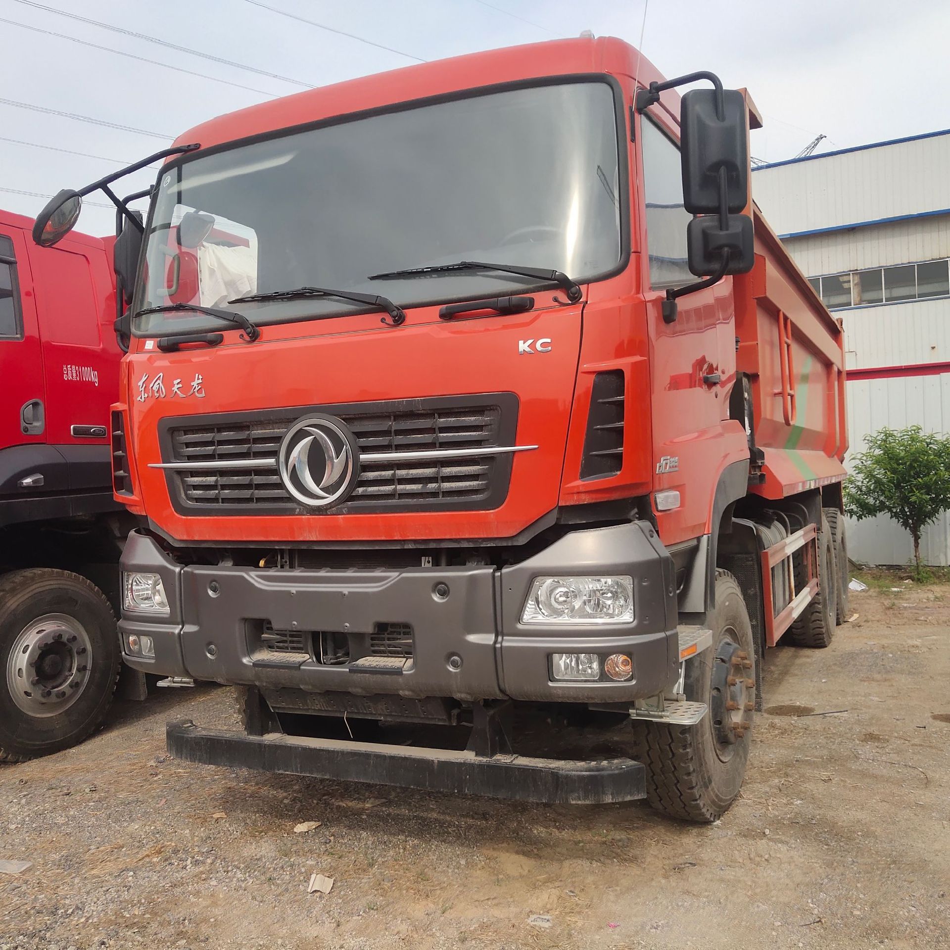 卖工程自卸车 5.8米大箱二手东风天龙自卸车后八轮自卸渣土车