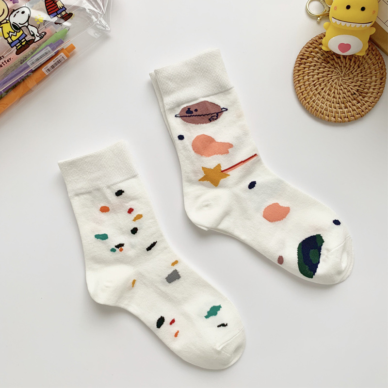 新款涂鸦中筒袜女白色袜子女辽源批发地摊袜卡通袜子韩国潮袜