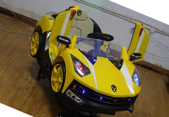 抖音供应新款儿童投币带音乐兰博基尼汽车摇摇车厂家直销批发