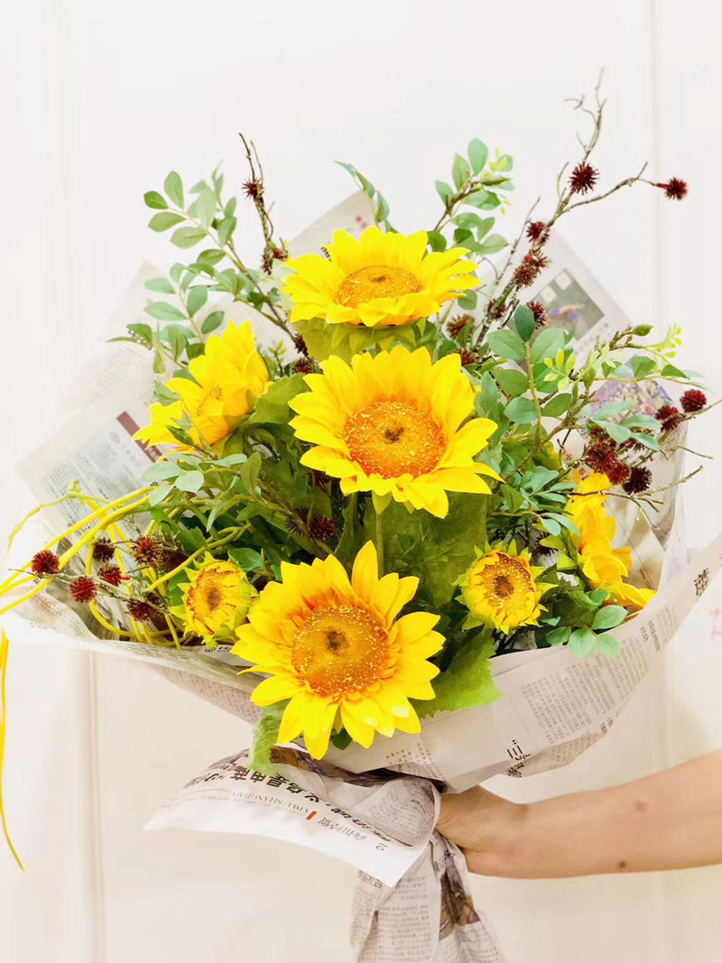 向阳而生温暖你我一束太阳花产品实拍图花色艳丽,造型别致,端庄典雅