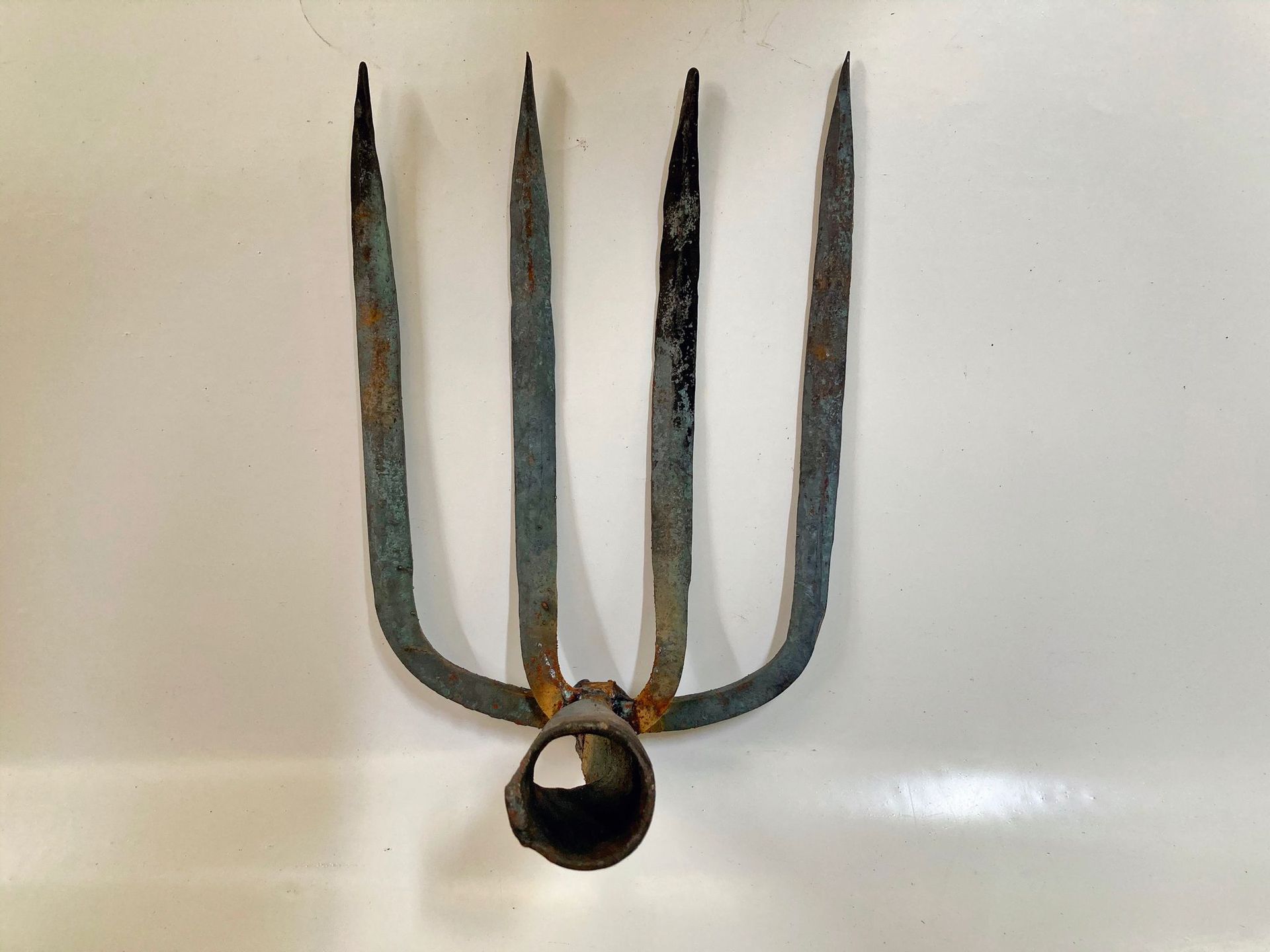 老式四齿钉耙头优质锻造五金工具铁耙子园艺拔草扒灰筢子厂家