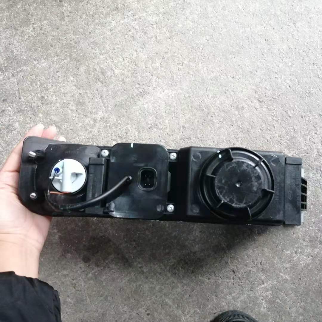 811w25320-6001/1 重汽豪沃 汕德卡组合灯 前照灯 牵引车