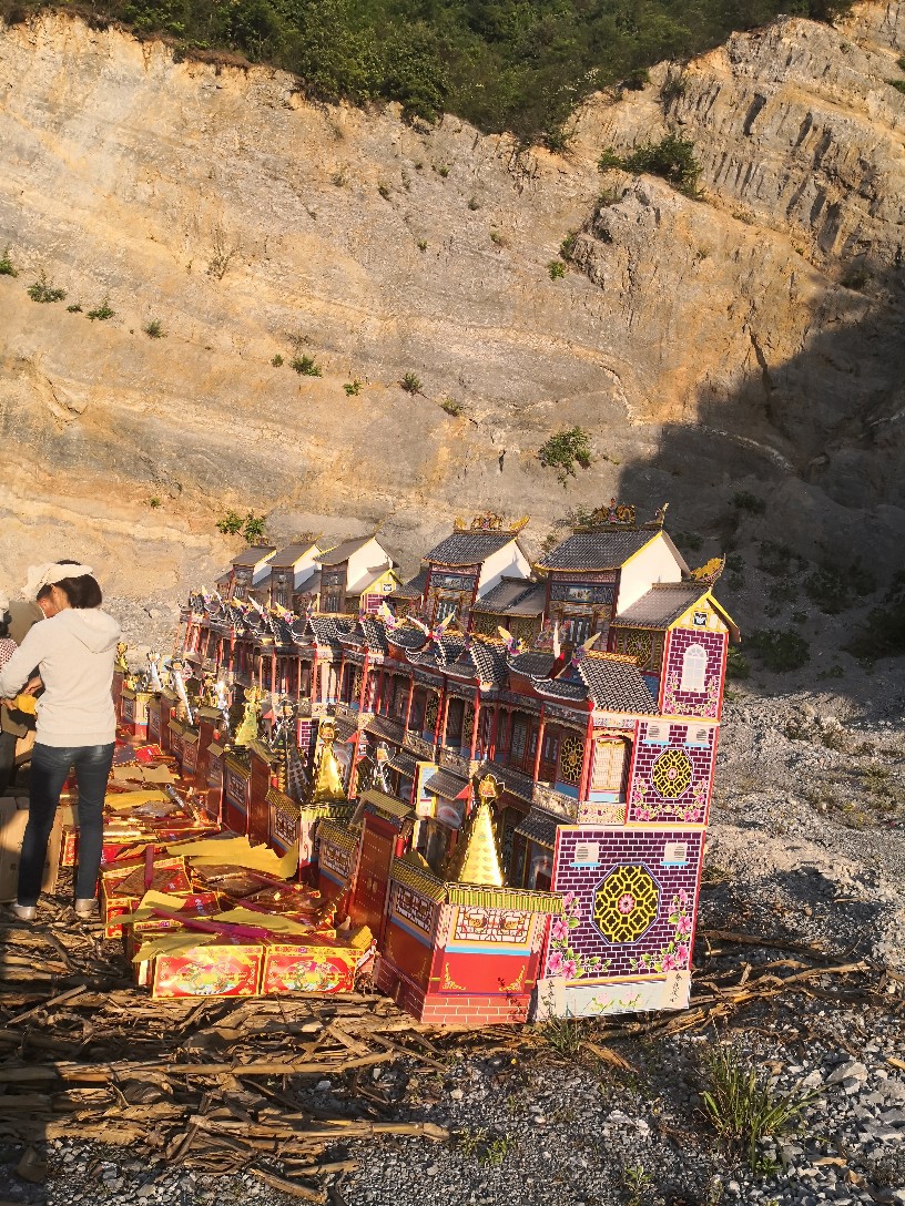厂家直销殡葬用纸房子灵房灵屋折叠竹架房子子120带院子祭祖百日