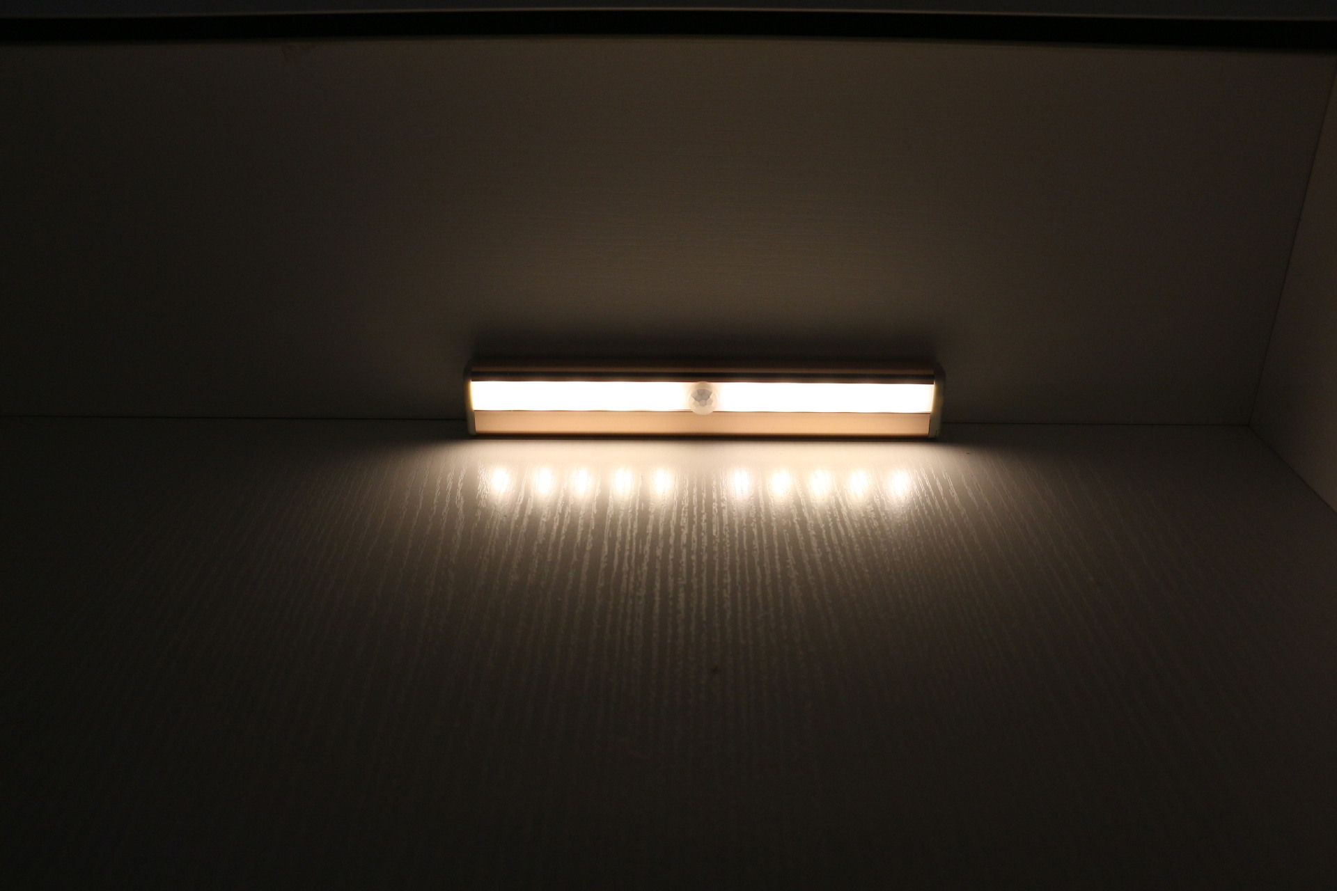 感应灯人体智能感应小夜灯过道楼道卧室户外创意小夜灯壁灯10led