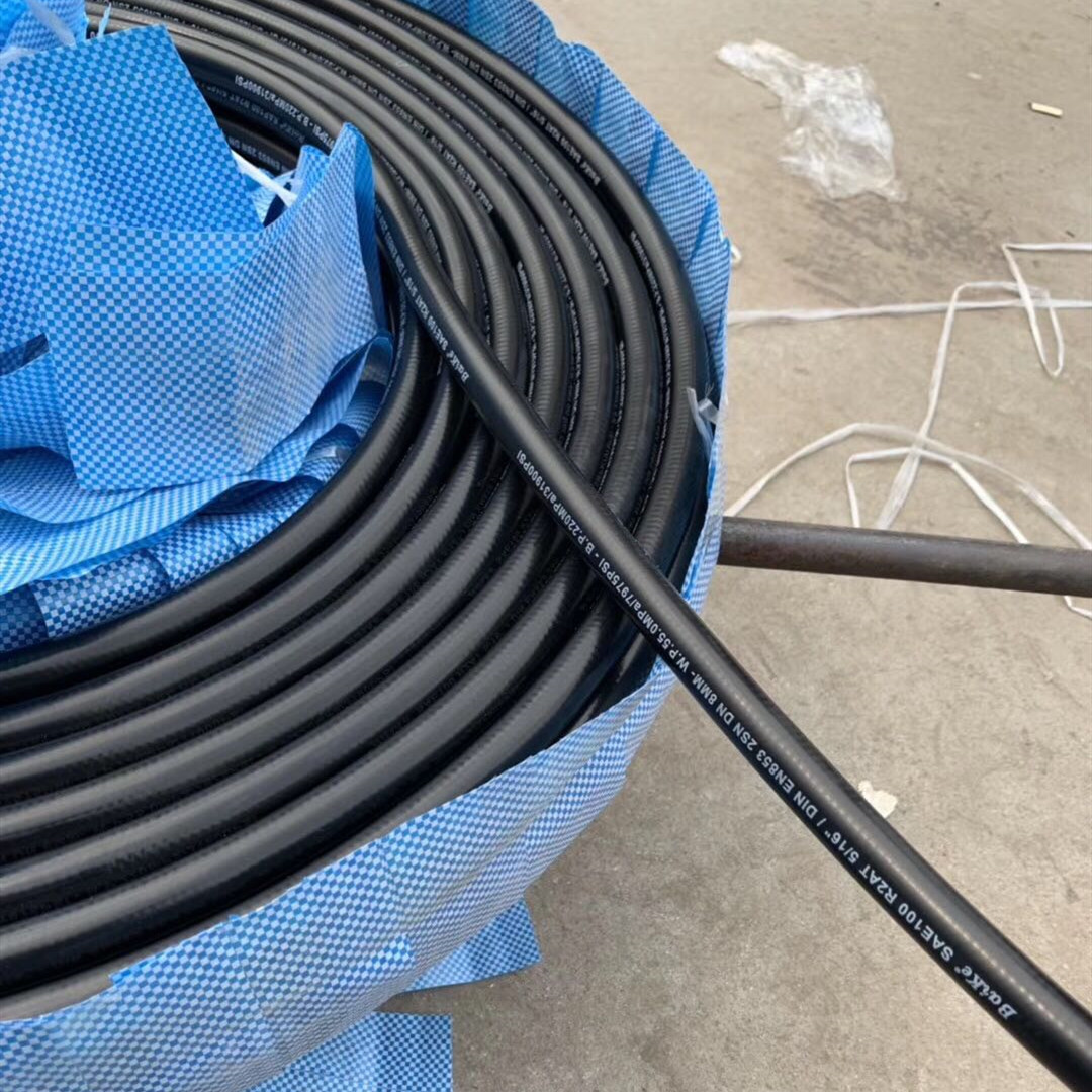 光面高压钢丝编织缠绕橡胶管耐油抗老化耐腐蚀扣压接头液压软管