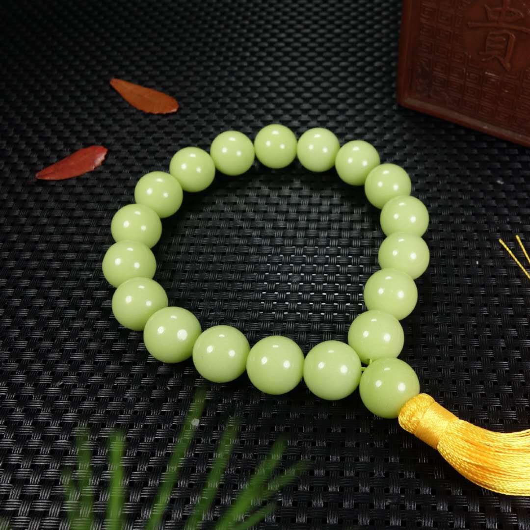 萤石夜明珠18子手链夜光原石发光手持情侣款黄色夜光石佛珠念珠