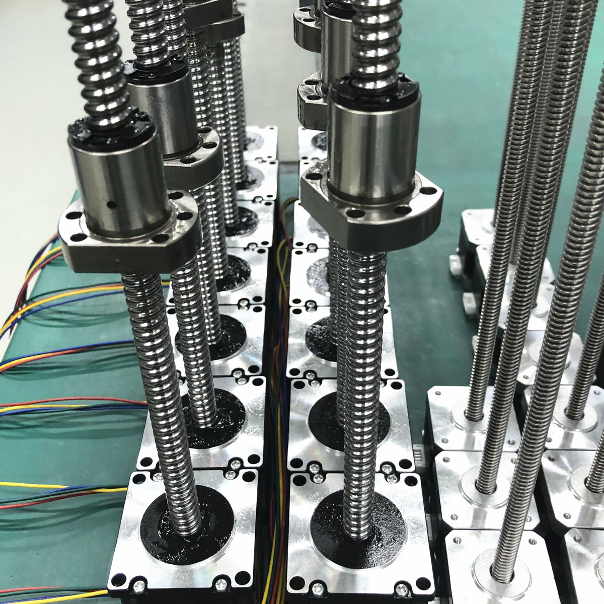 厂家直销57系列直线丝杆步进电机/升降平台/自动化设备23hd51002y