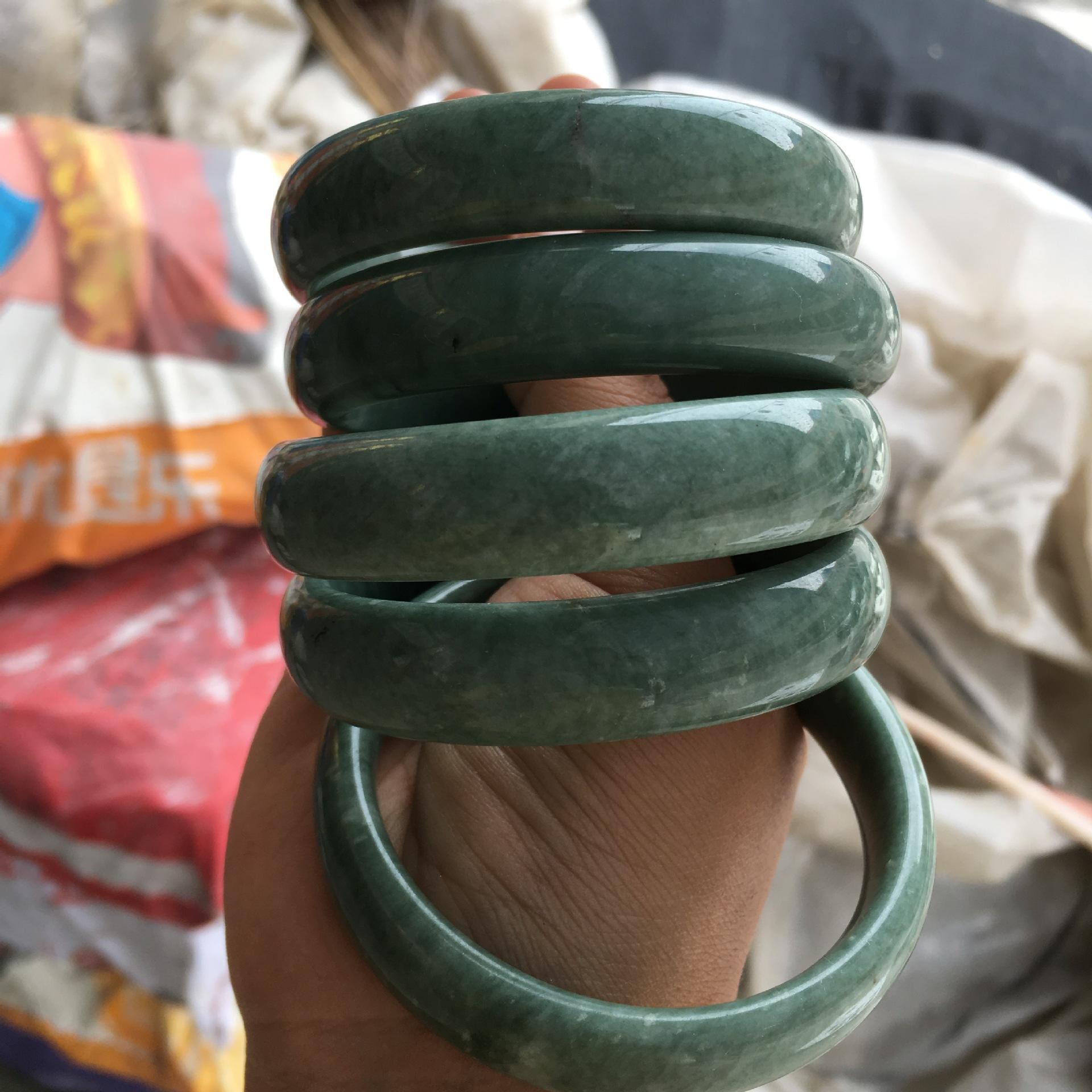 10元地摊货批发 贵州翠玉手镯 批发飘花翠色玉镯礼品