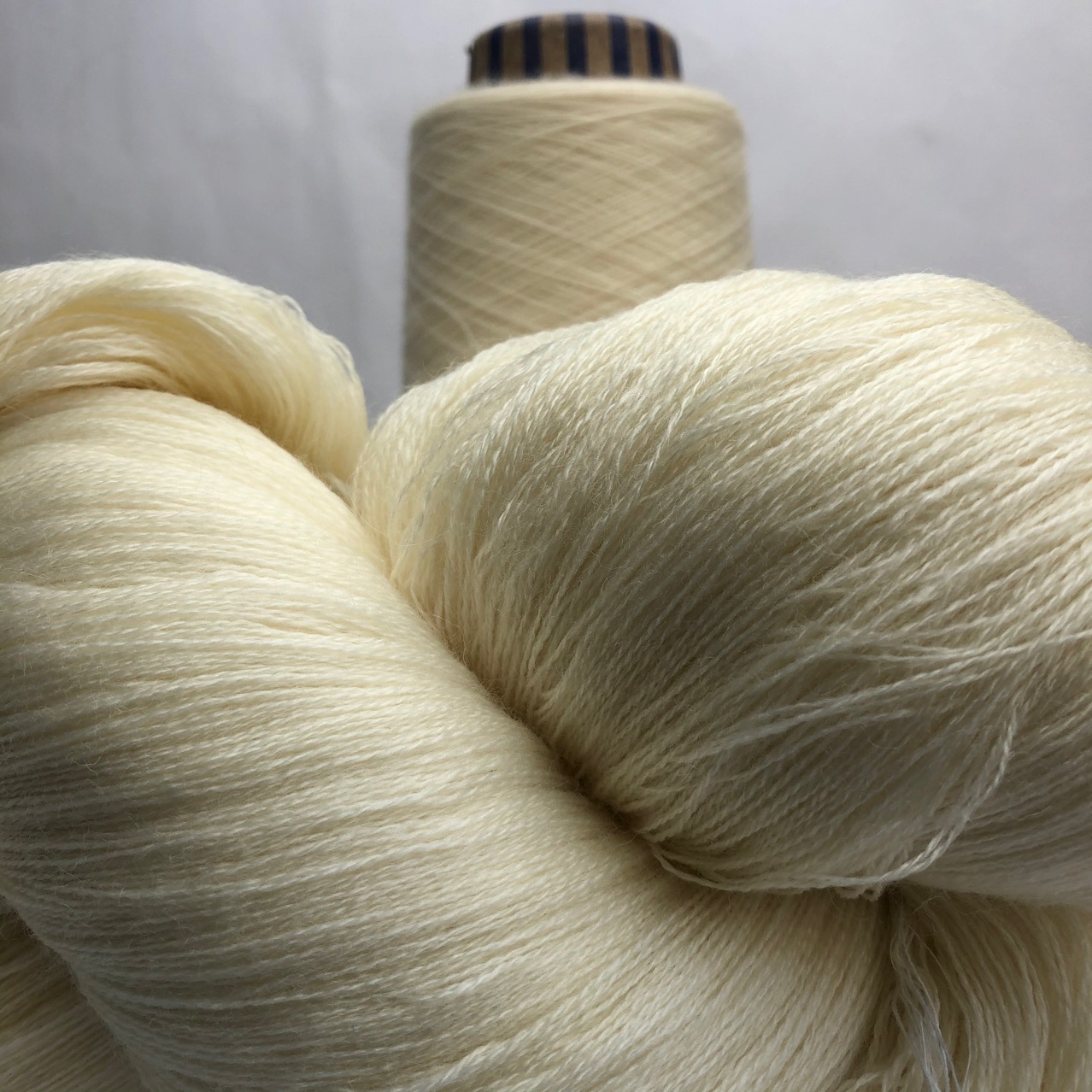 24公斤2股羊毛腈纶混纺针织纱30%羊毛本白羊毛衫纱线可染色