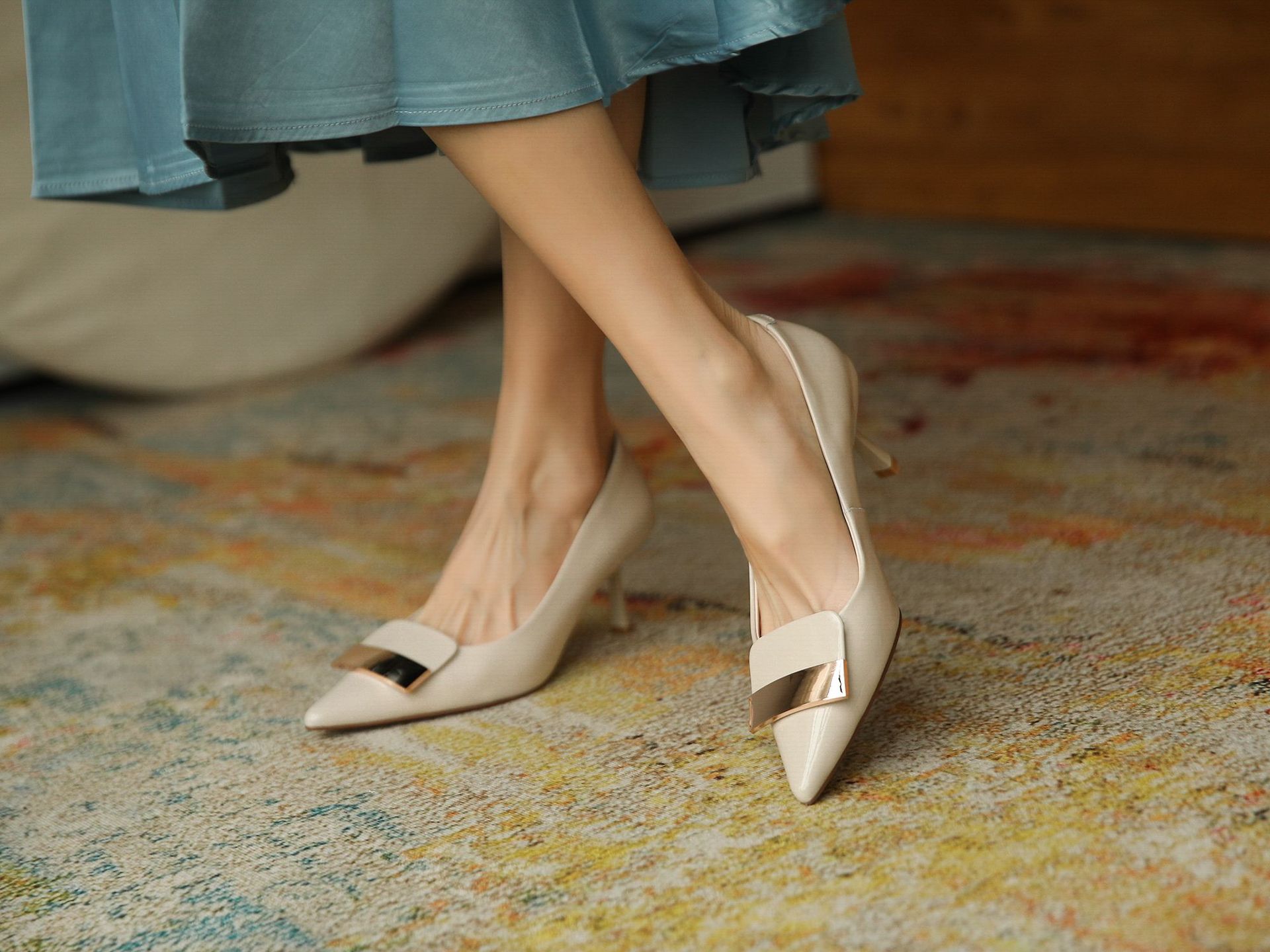 2021春季时尚新款女鞋子尖头高跟细跟单鞋女方扣优雅气质裸色百搭