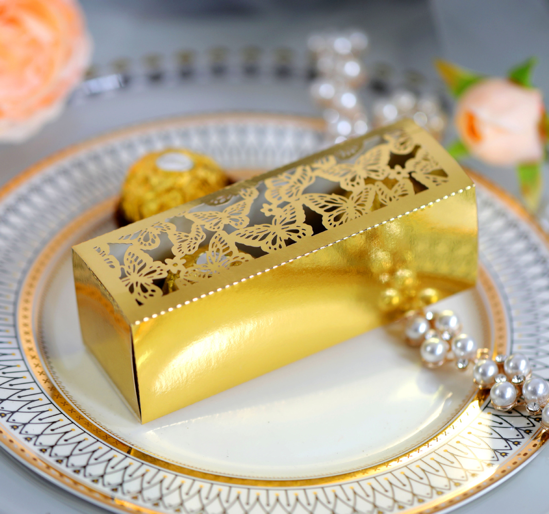 镂空蝴蝶窗花结婚喜糖盒 亮金色巧克力盒 婚庆情人节日纸盒 批发