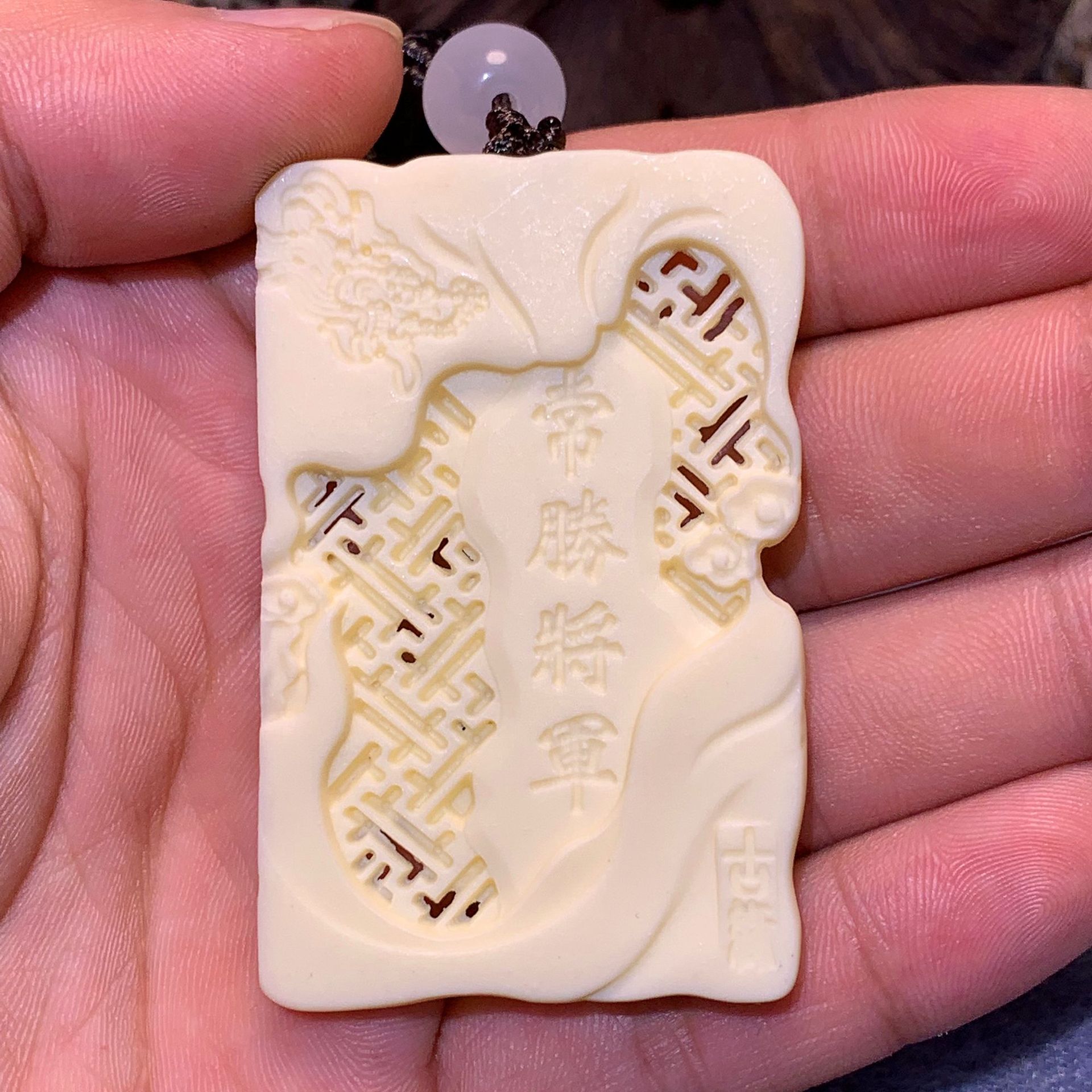 专供地摊货源 象牙果461吊牌 雕刻常胜将军挂件 创意赵云车挂吊坠