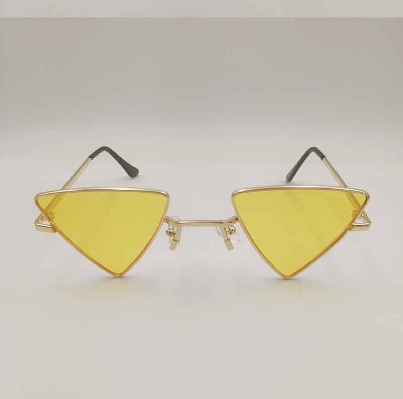 2020新爆款倒三角形外贸太阳镜朋克风眼镜跨境个性复古金属女墨镜