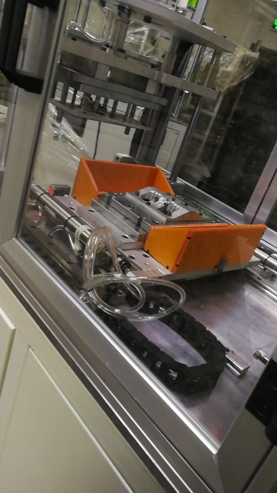 自动切水口,工装夹具,注塑成型,去水口,去毛边