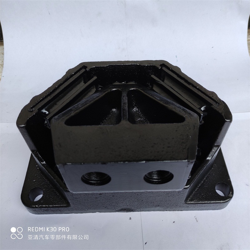 生产批发适配陕汽德龙发动机左前支架/悬置/机脚dz95259590115
