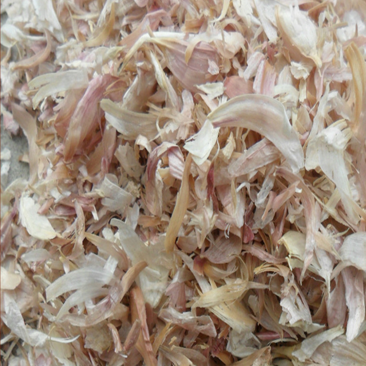 大量供应牛羊用新大蒜皮 优质牛羊兔饲料干料 价格优惠