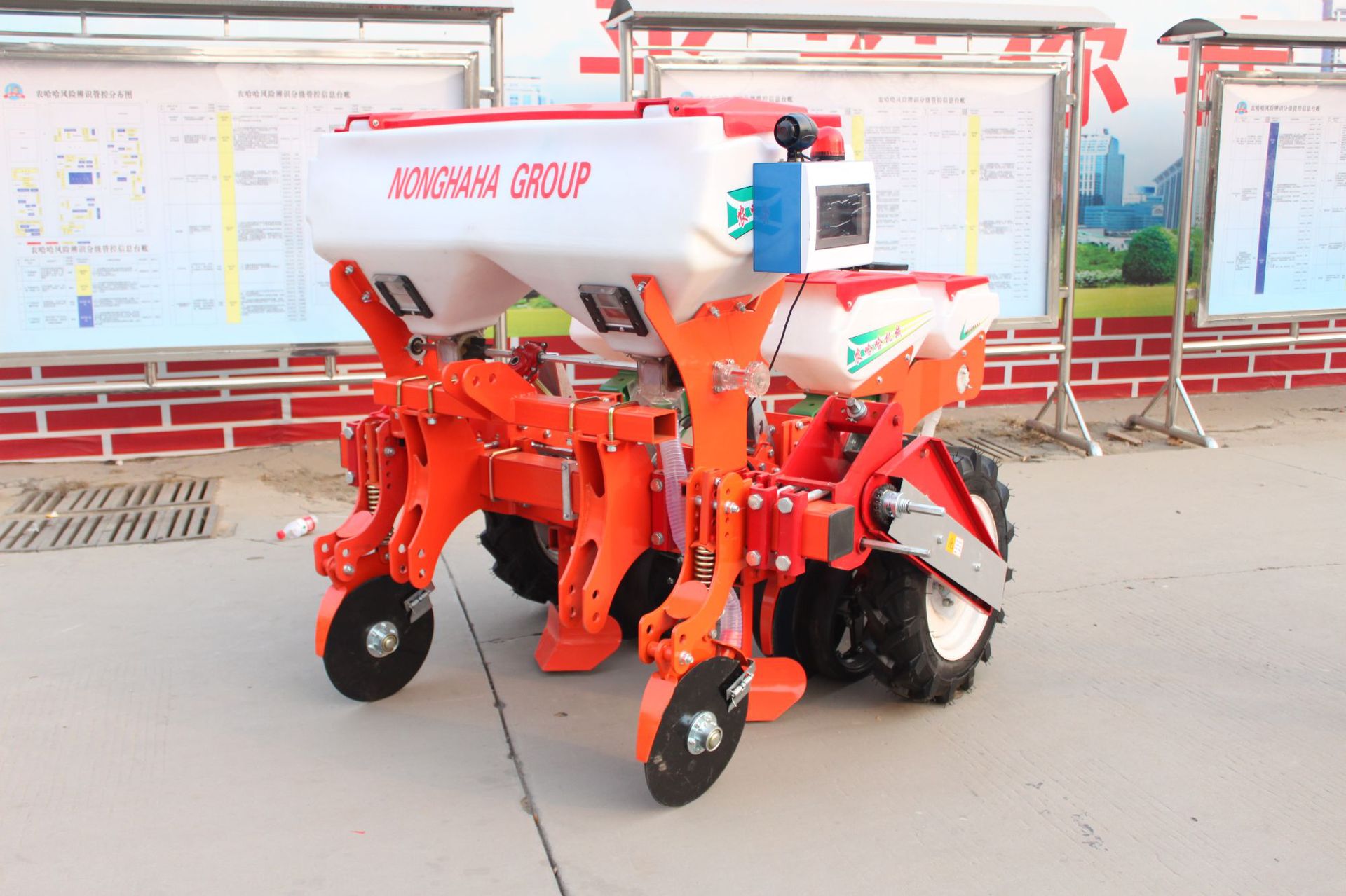 2020年新款播种机农哈哈厂家发货2bmf2免耕播种机质优价廉