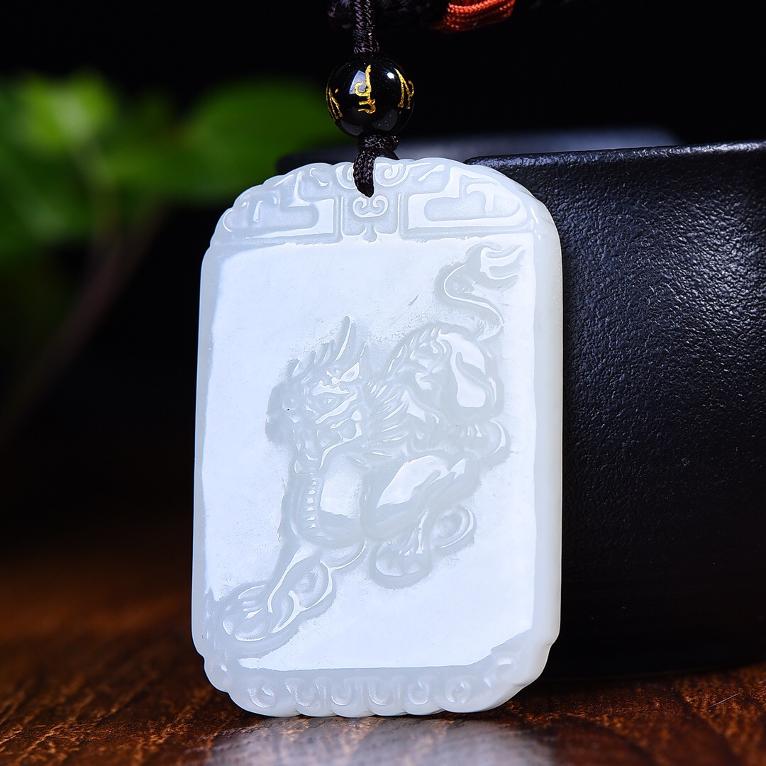 天然和田玉白玉麒麟玉牌项坠 貔貅 麒麟 长方形 玉牌 项链吊坠