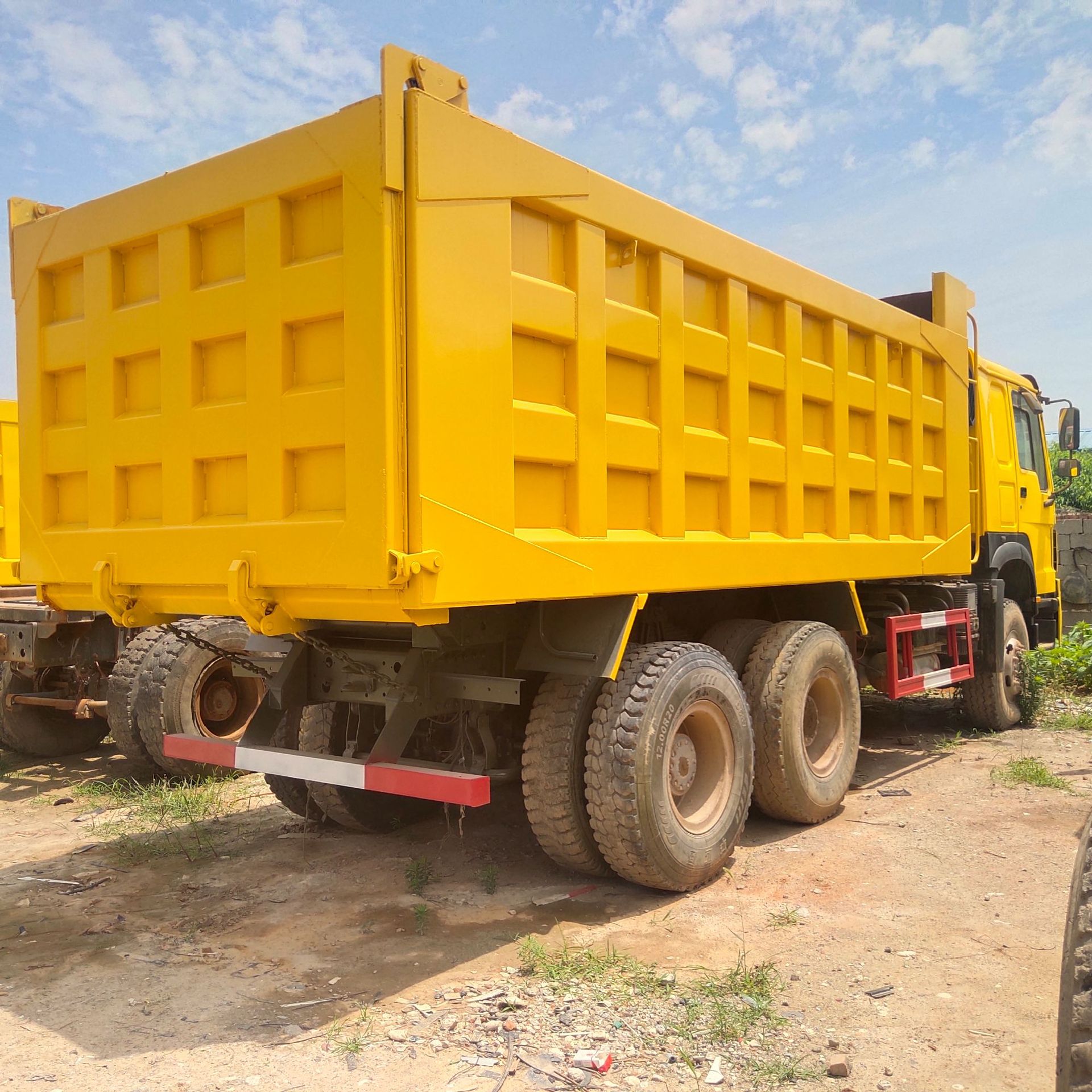 出口中东贸易车型豪沃后八轮自卸车375马力二手自卸车howo翻斗车