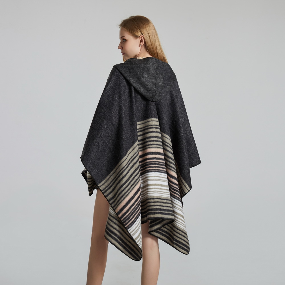 外贸热销时尚女士带帽子斗篷披肩欧美街头条纹提花披风亚马逊爆款