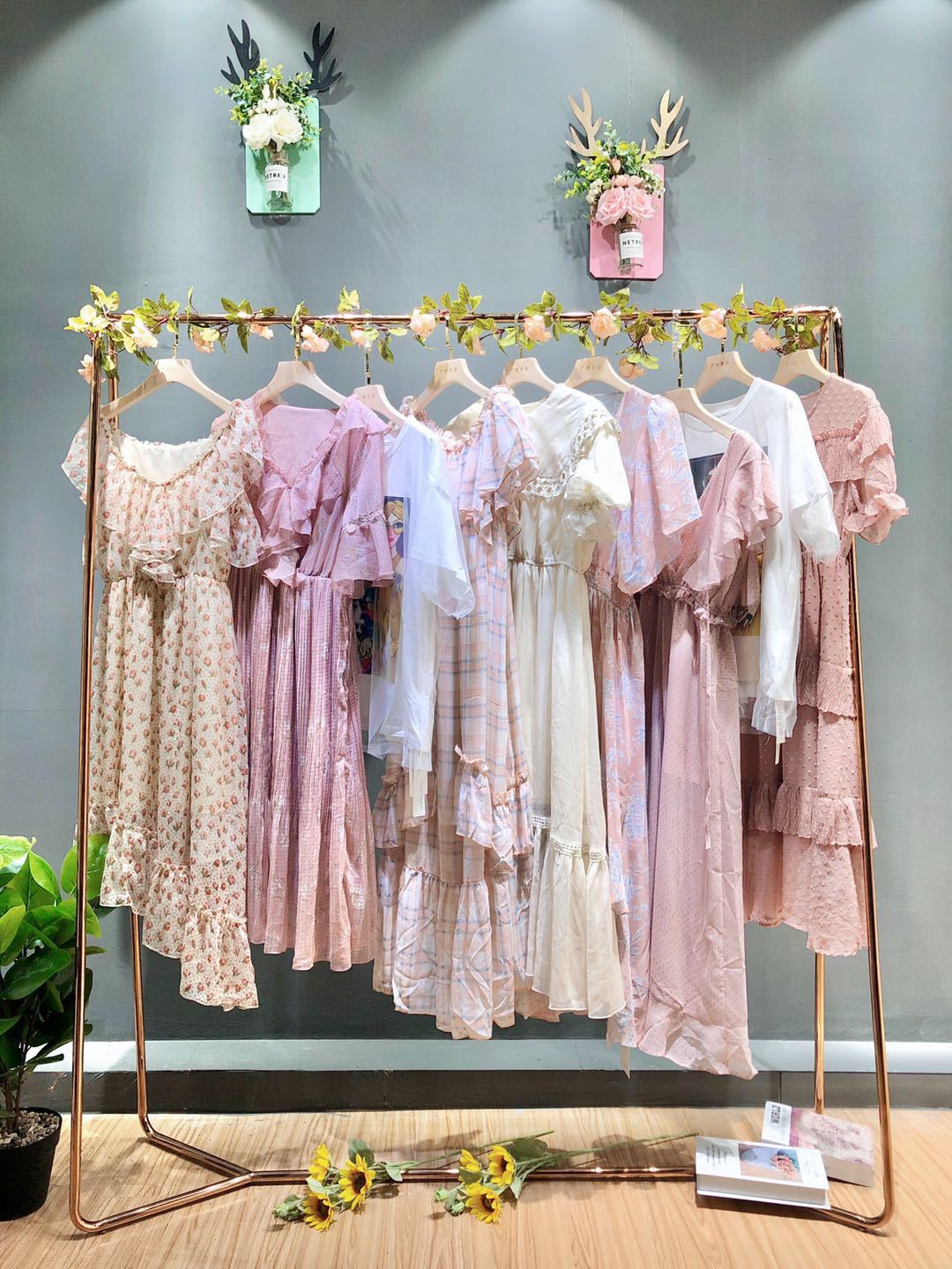 几禾专柜女装 原创设计师潮牌女装批发 撤柜品牌折扣女装尾货清仓