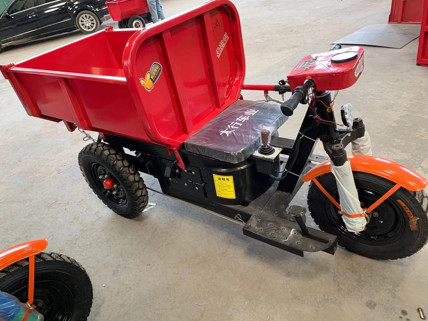 电动工程三轮车