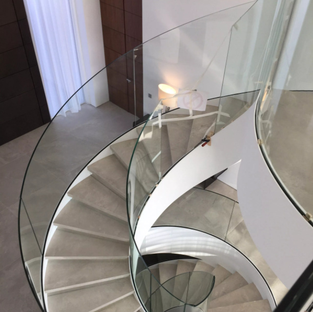 弧形钢板楼梯大型工程楼梯钢结构旋转楼梯定制别墅楼梯