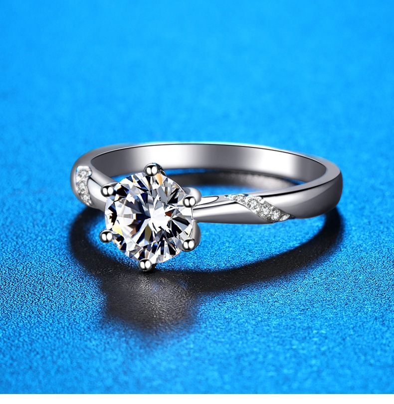 d色莫桑石钻戒通灵六爪简约经典款婚戒一克拉纯银镀pt950白金戒指