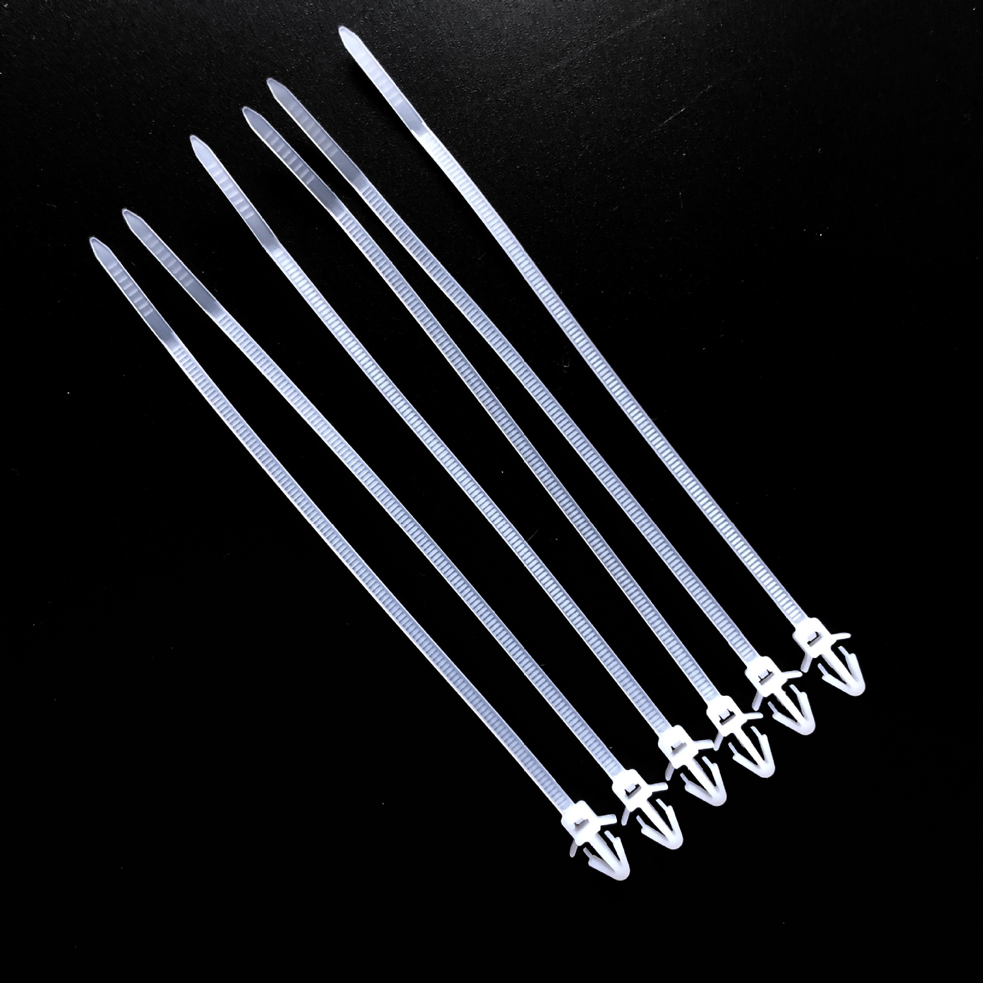 厂家直销飞机头尼龙扎带 3*130汽车扎带 耐高低温插销式扎带