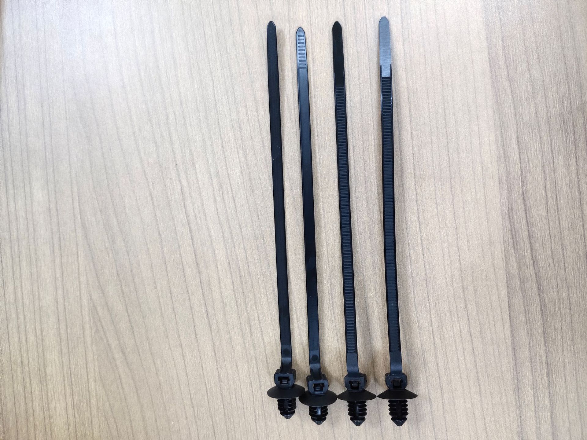 157-00185扎带hellermanntyton海尔曼太通耐电缆线扣螺柱卡扣绑带