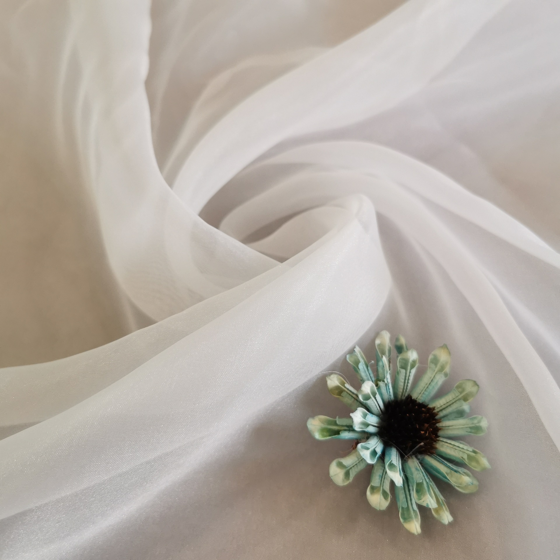 厂家直销2040欧根纱 数码印花面料 窗帘布料