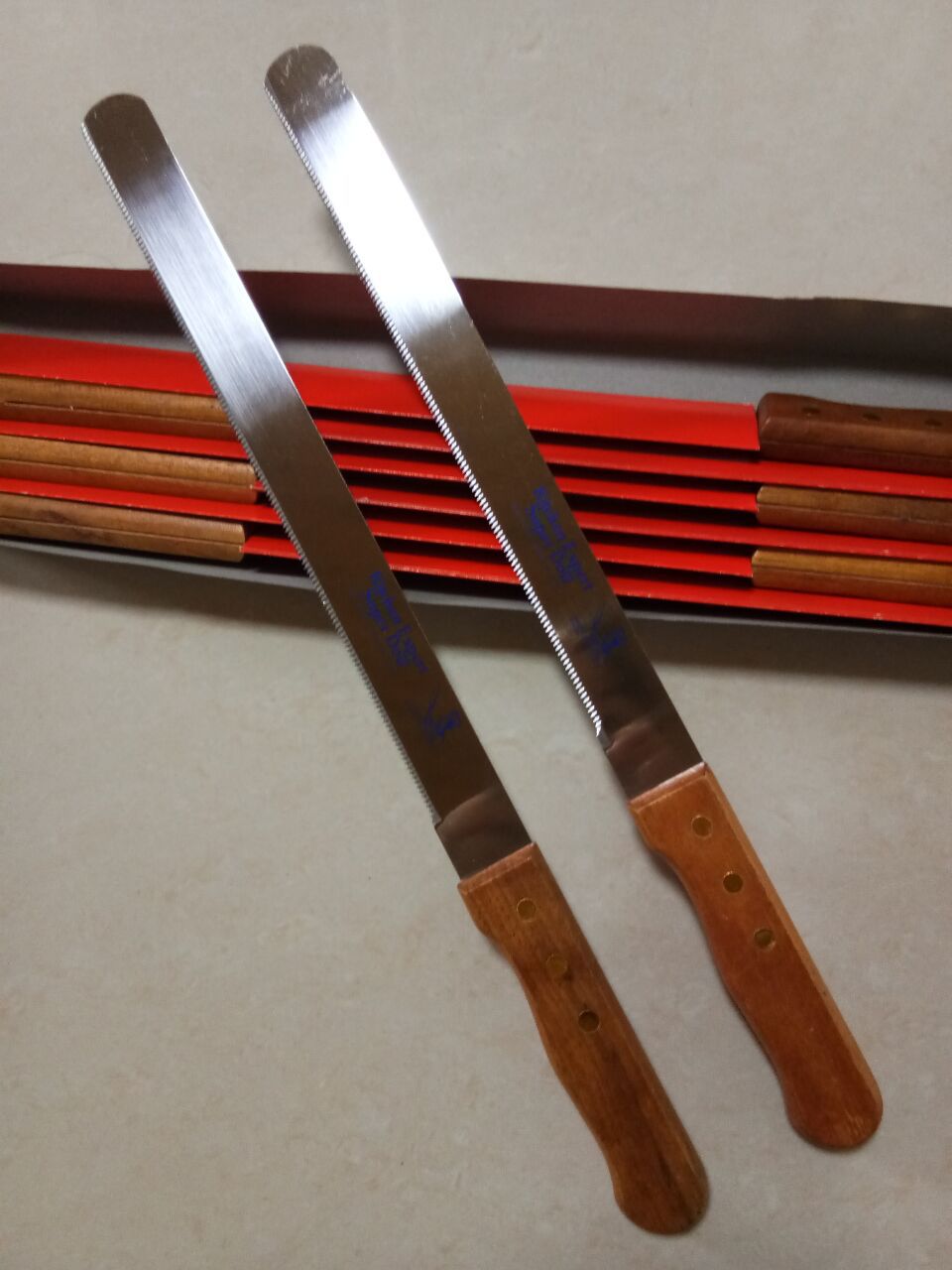 不锈钢裁纸刀工具刀割纸箱刀 锯齿 打包美工面包刀蛋糕刀