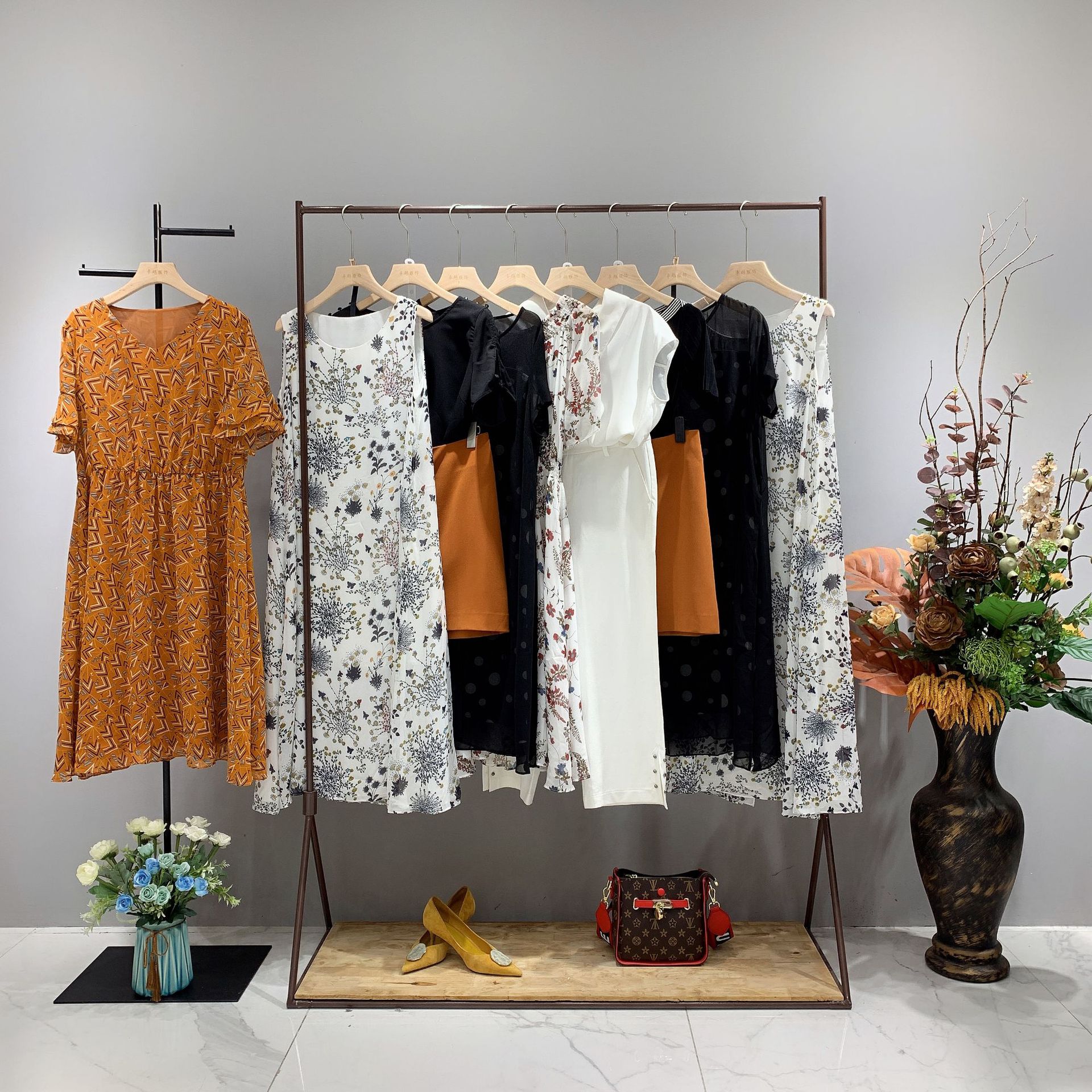 娅格国际2020设计师品牌大码女装连衣裙品牌折扣女装淘宝直播货源