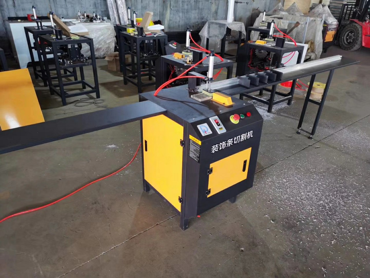 一键启动t型条装饰切割机