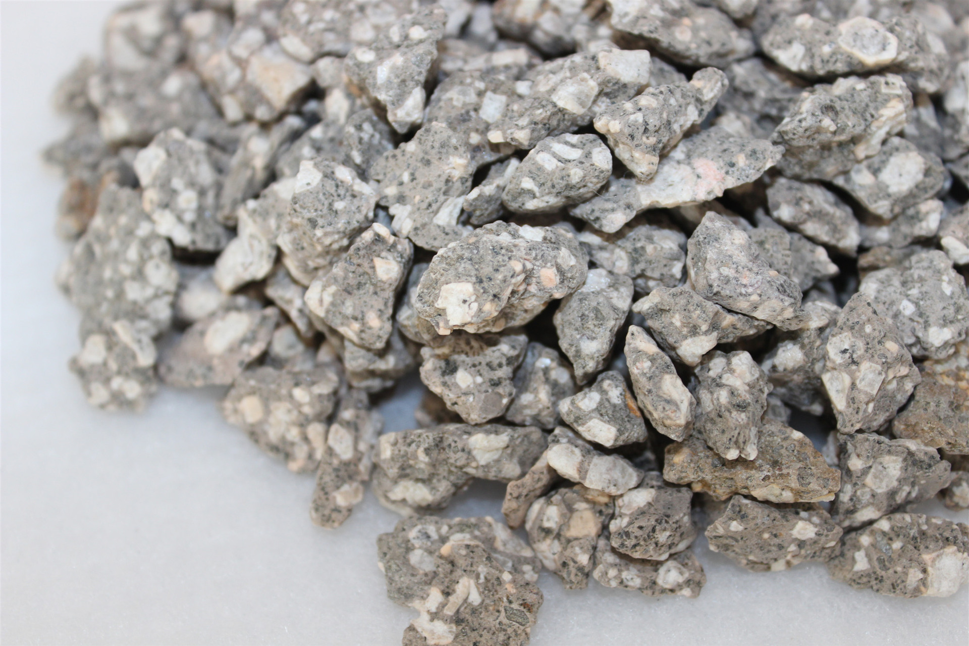 纯天然麦饭石鱼缸过滤材料净水调节水质多肉滤材