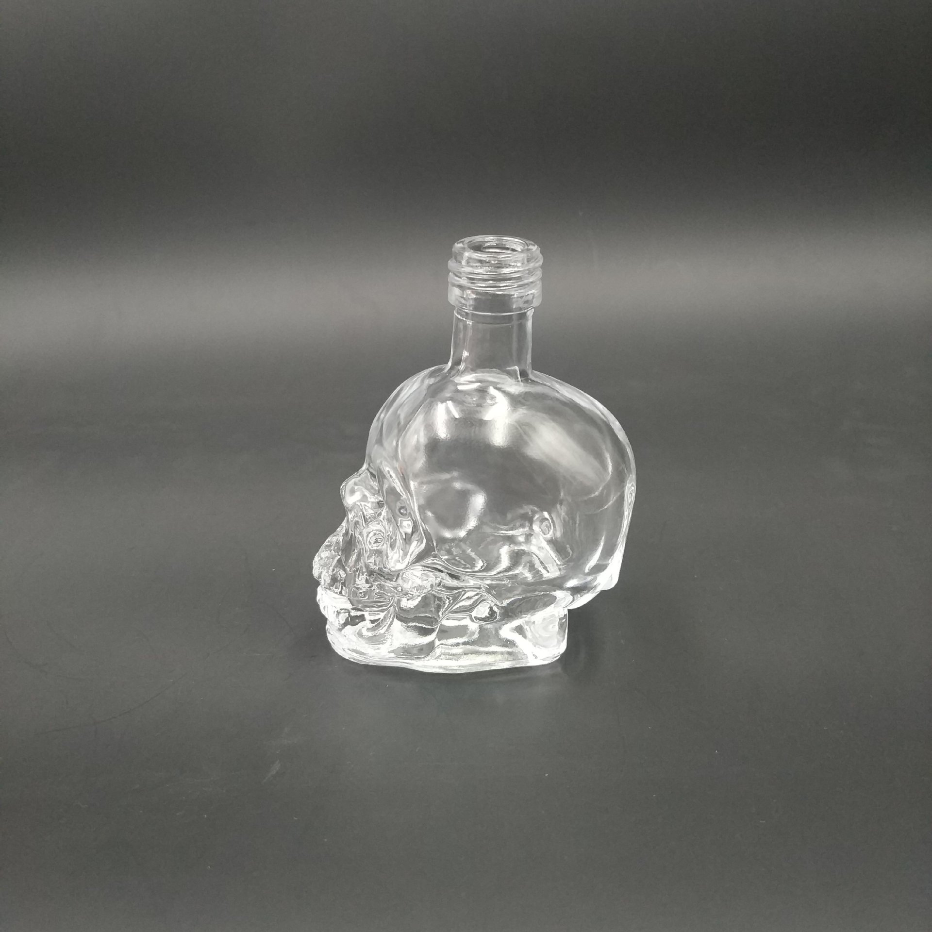 50ml骷髅头酒瓶 玻璃醒酒器 伏特加威士忌创意造型酒瓶