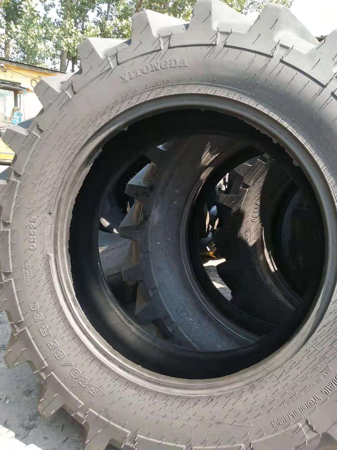 厂家销售特价供应农用子午线拖拉机轮胎14.9r30