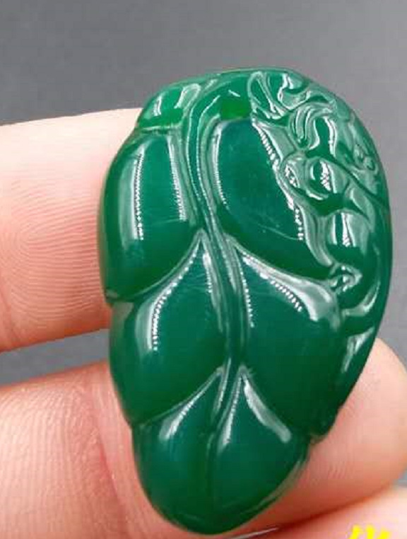 新款大量批发 自然玉石绿玉髓树叶挂件绿玉髓吊坠
