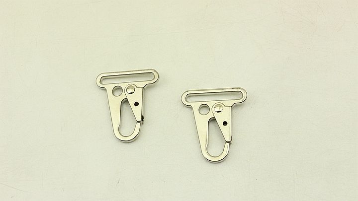 电泳黑钩扣 批发箱包五金配件 鹰嘴扣 包带挂扣 内宽3.8厘米刀扣