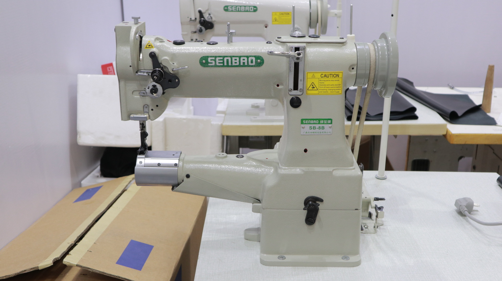 8b高车单针筒式综合送料型缝纫机生产厂家工厂直销工