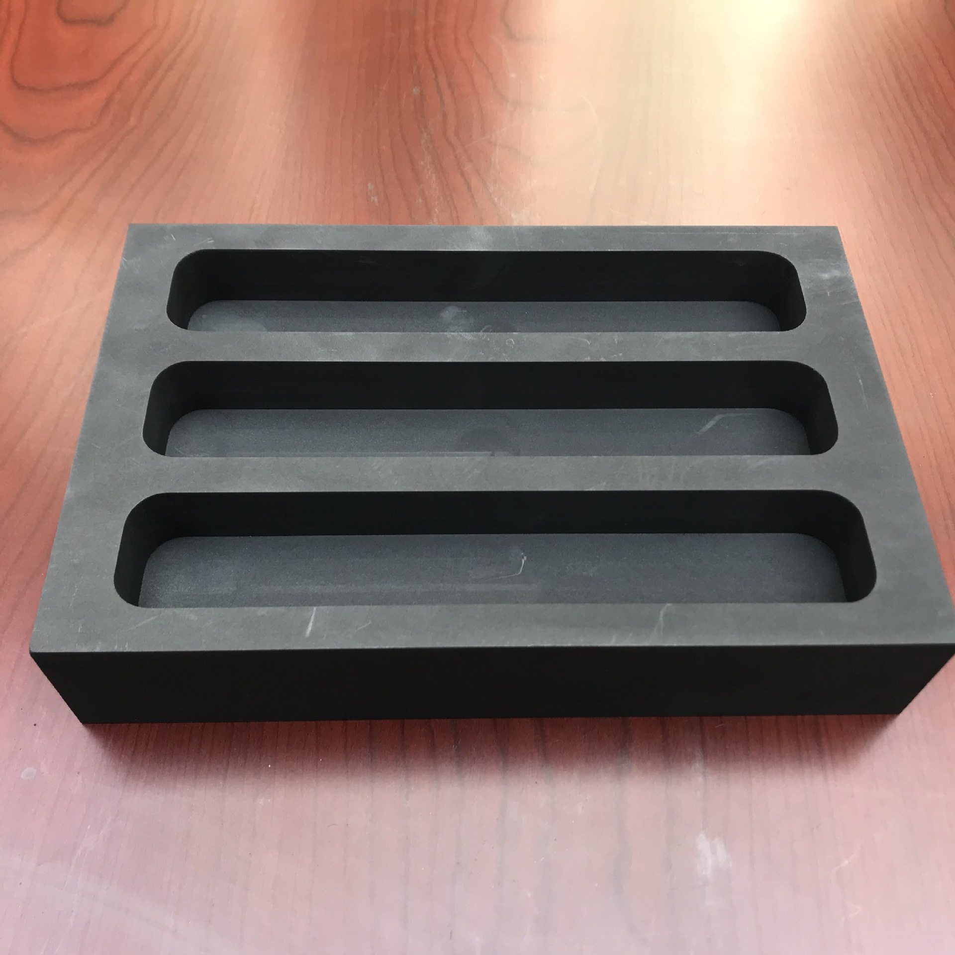 石墨铸锭槽,石墨油槽,多孔大石墨槽,铸锭金银等金属用易脱模