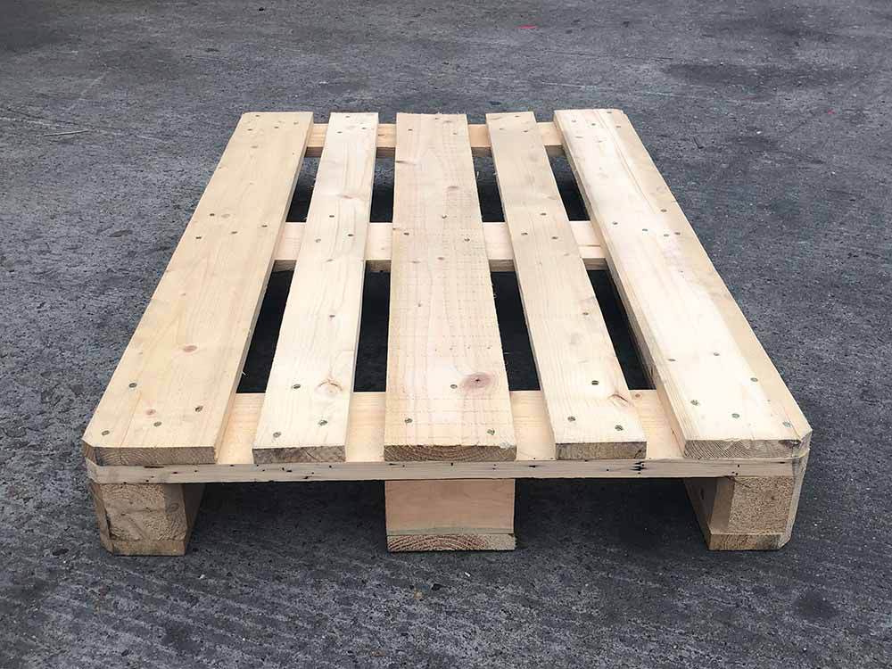 出口熏蒸四面进叉实木卡板托盘仓储叉车木栈板定制仓库物流木托盘