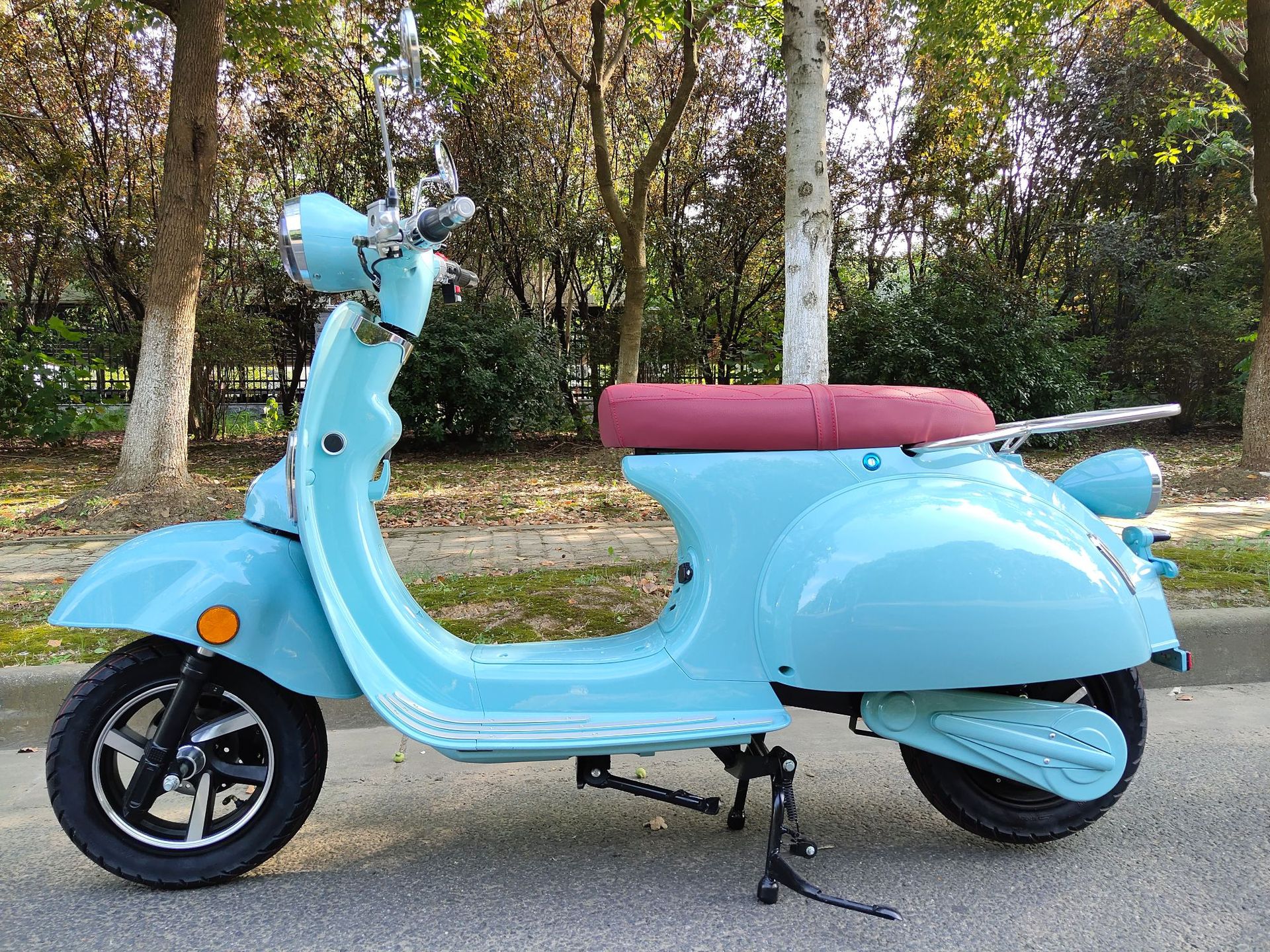 出口复古踏板电动车72v罗马假日vespa比亚乔可提取锂电欧洲eec证