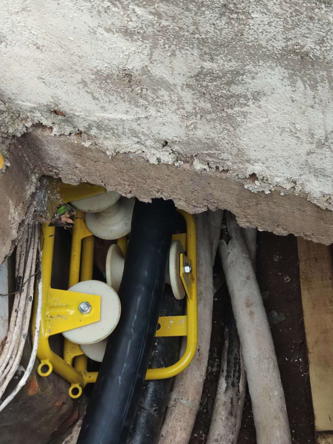 电缆放线滑轮尼龙铁架滑轮 放线施工滑轮 重型合金钢轮钢井口滑轮