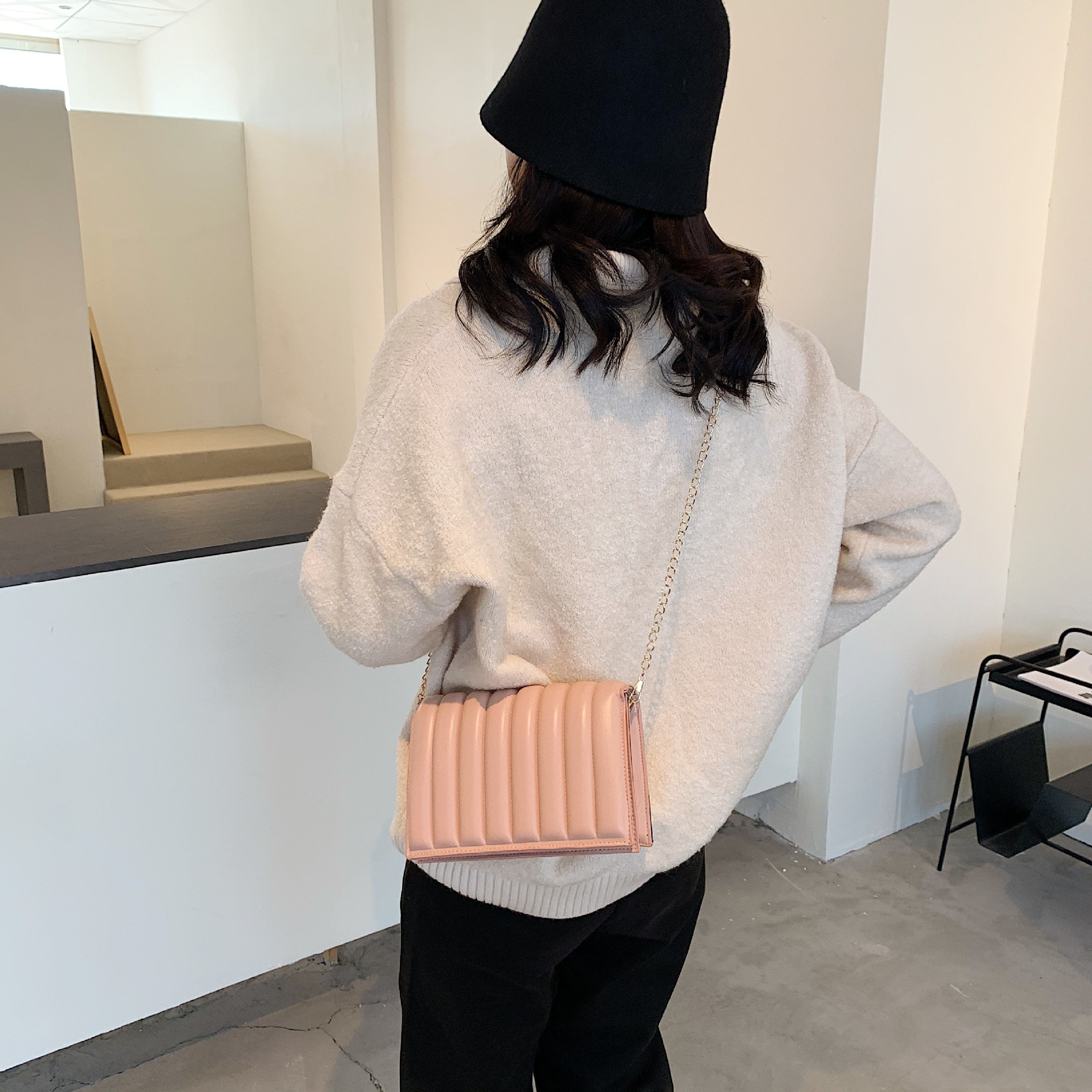 Square Pouch Women's 2020 New Korean Fashion Solid Color Chain Shoulder Bag Simple Stitching Messenger Bag