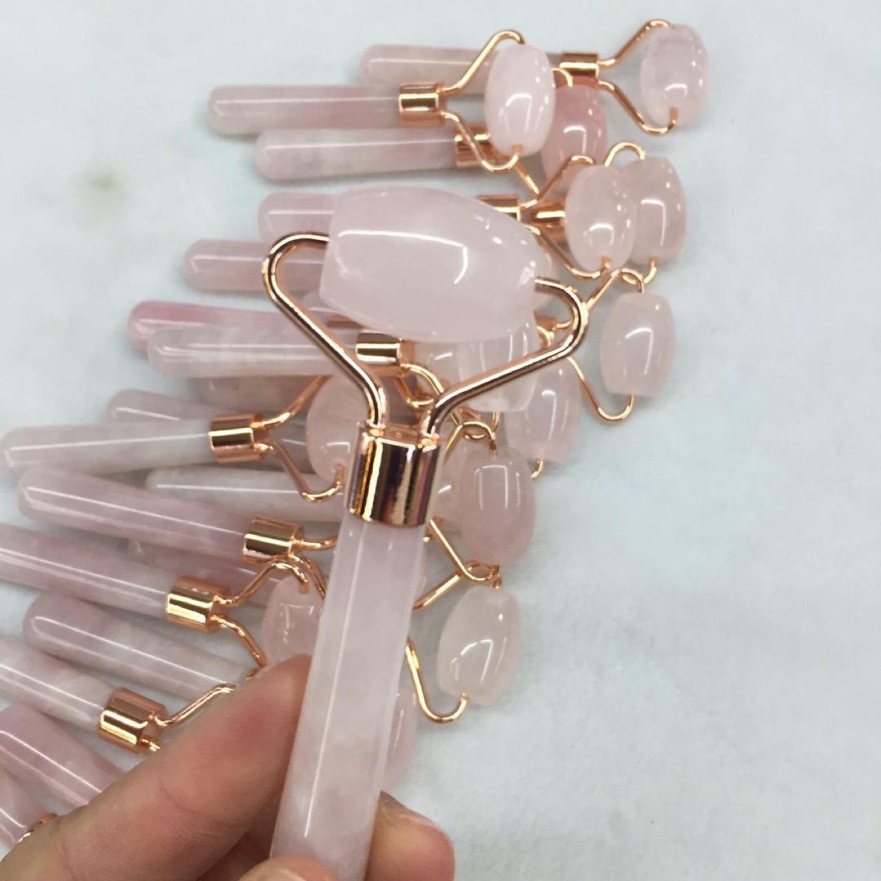 半宝石单头小滚珠按摩刮痧粉晶东陵单头滚轮厂家直销量大价优