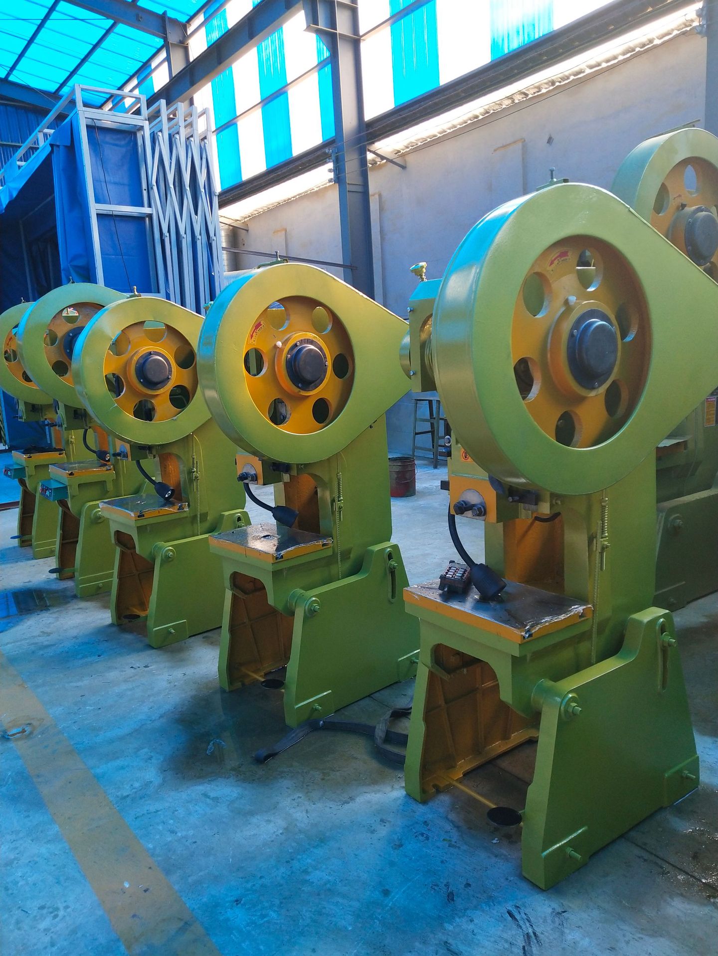 定做16吨普通加重脚踏电动异型冲床可安装光栅装置价优厂家供应