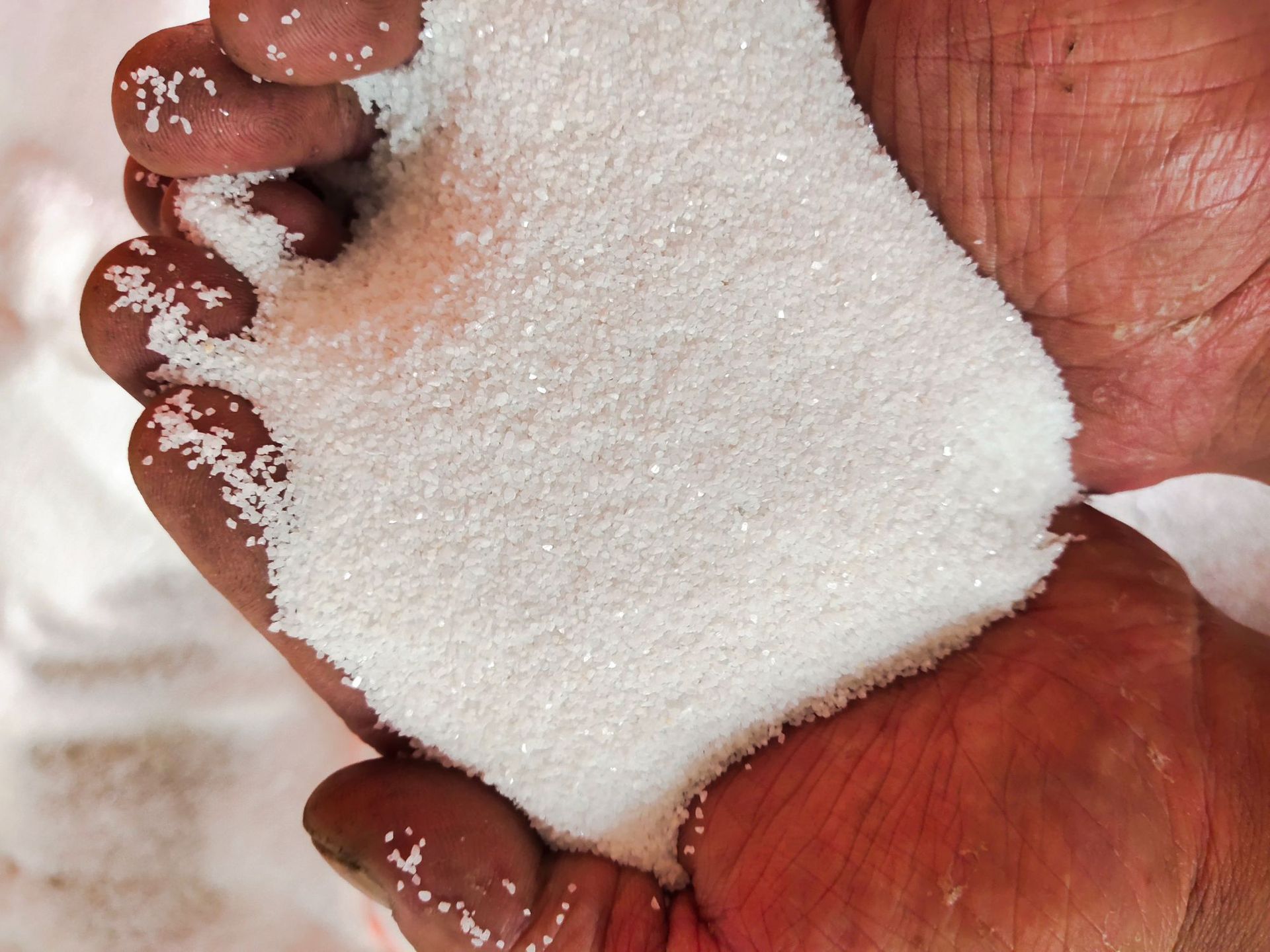 厂家直供细白沙 石英砂颗粒儿童娱乐过滤沙雪花白沙子